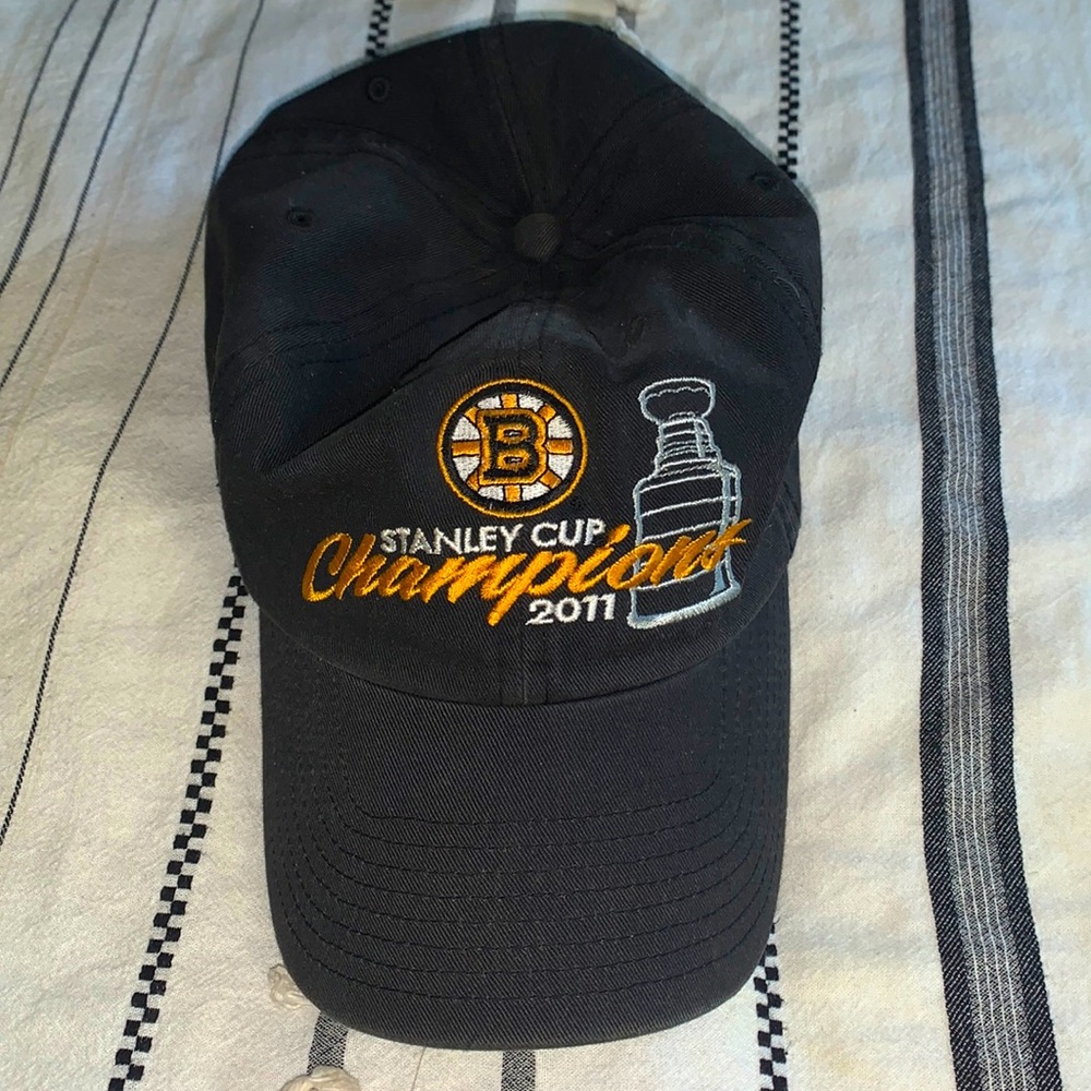 Boston Bruins 2011 Stanley Cup Champions baseball hat